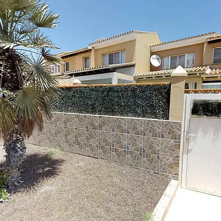 Marga, At 100 Meters Far Of The Beach Villa Corralejo